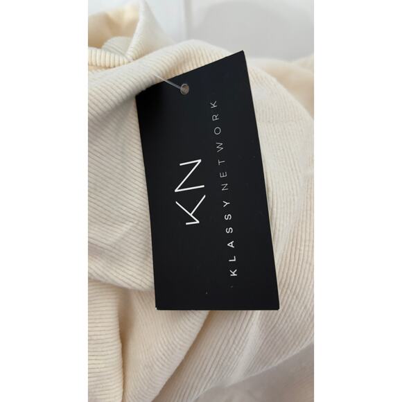 Klassy Network Turtleneck Oversized Sweater Brami Cream Womens Size Small - Picture 12 of 14